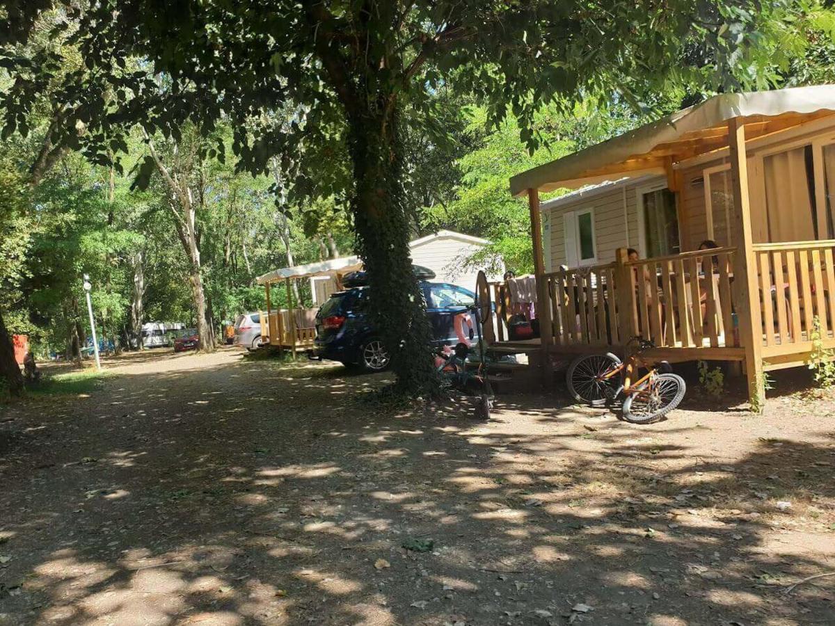 Camping Paradis Bellerive Montfrin Екстер'єр фото