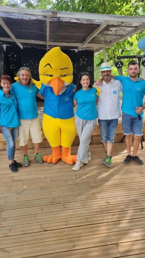 Camping Paradis Bellerive Montfrin Екстер'єр фото