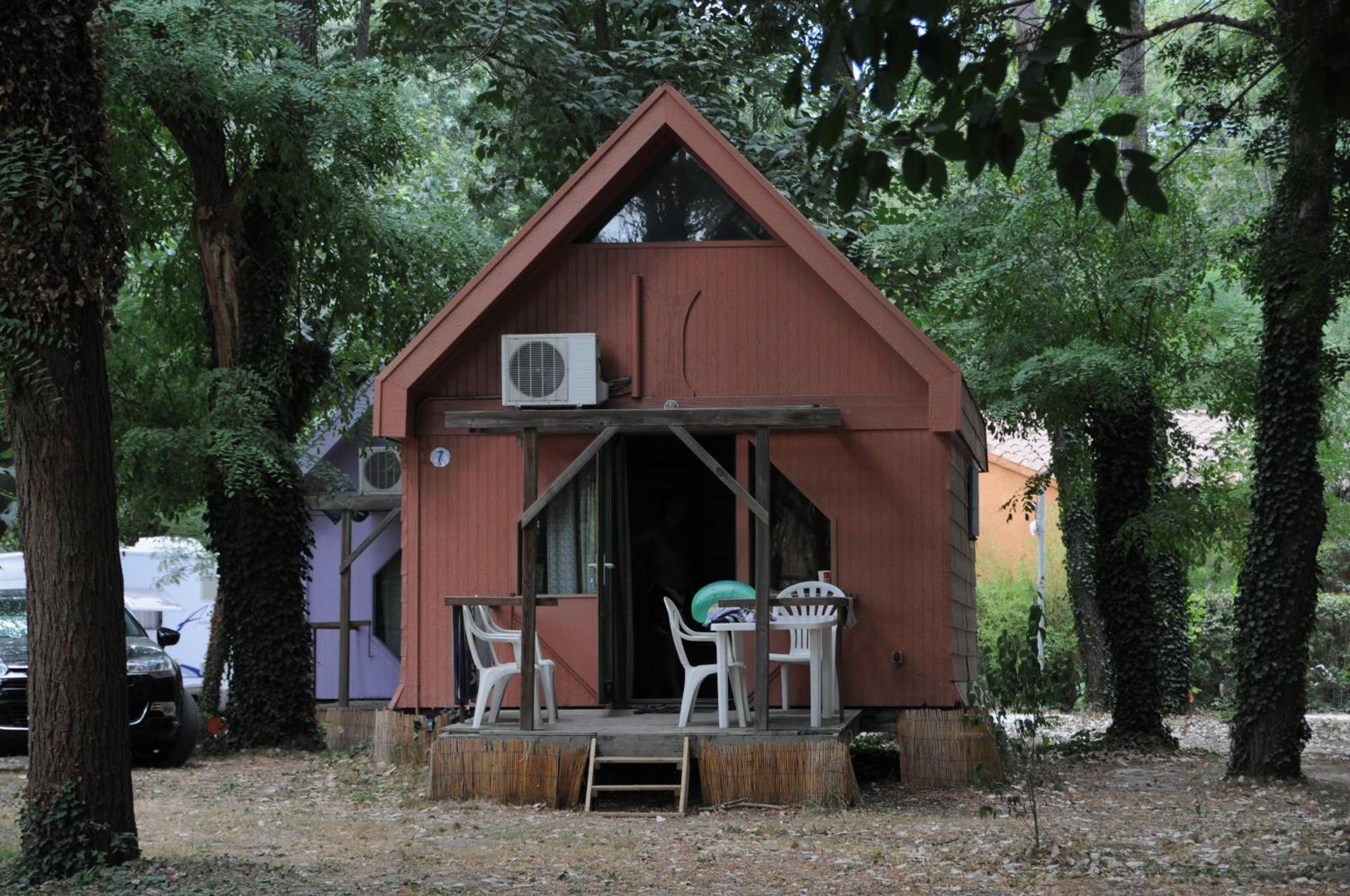 Camping Paradis Bellerive Montfrin Екстер'єр фото