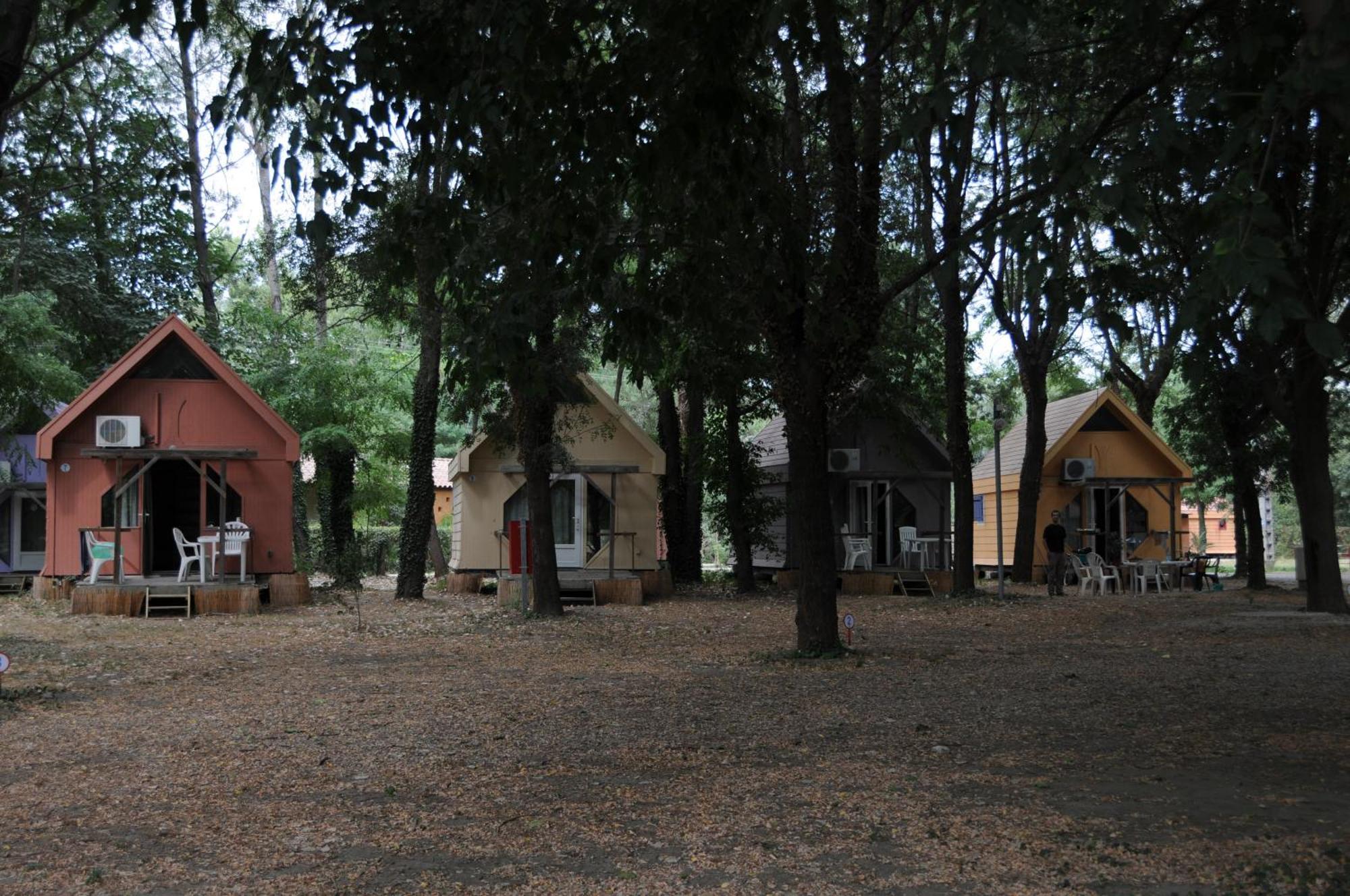 Camping Paradis Bellerive Montfrin Екстер'єр фото