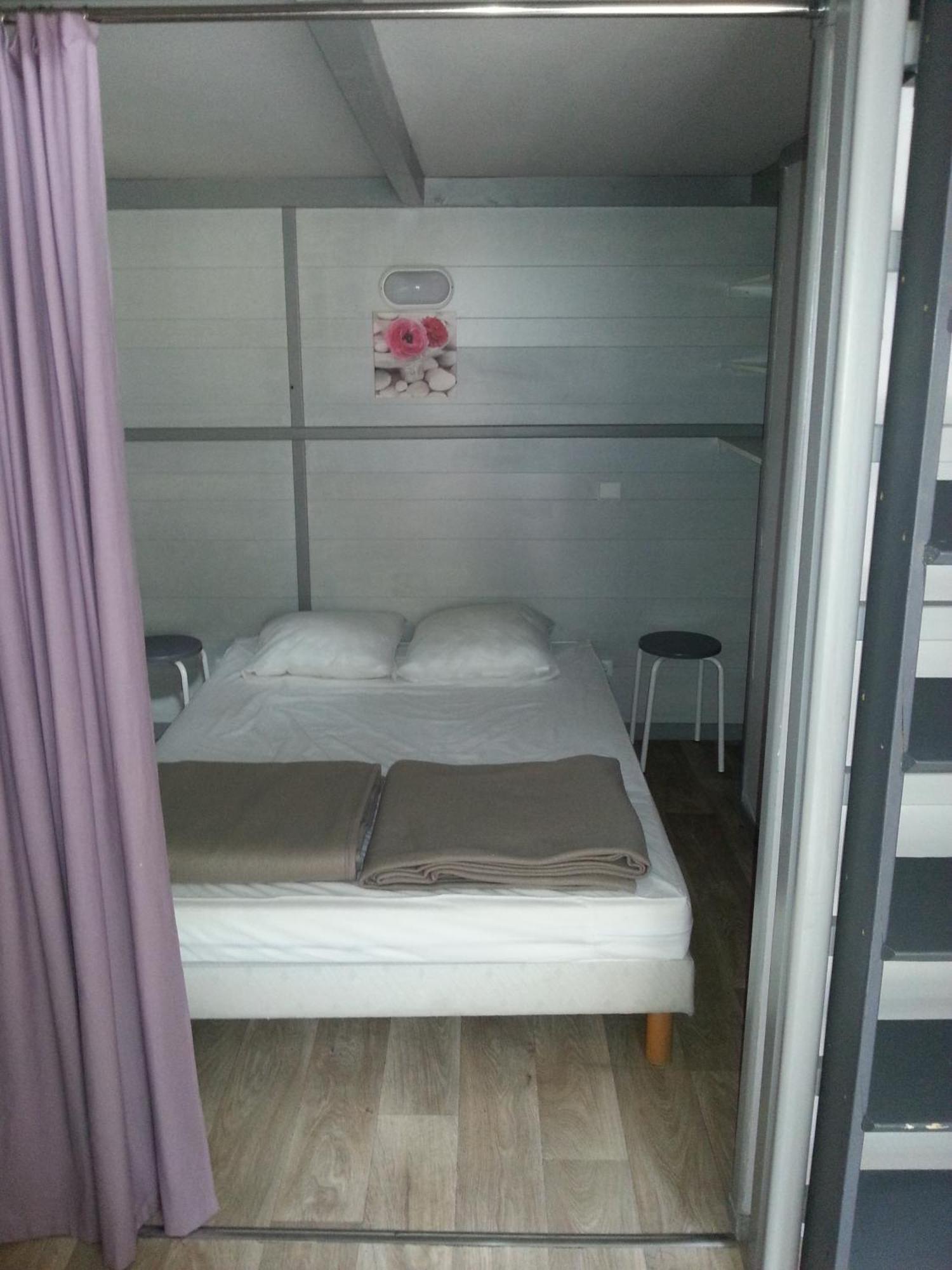 Camping Paradis Bellerive Montfrin Номер фото