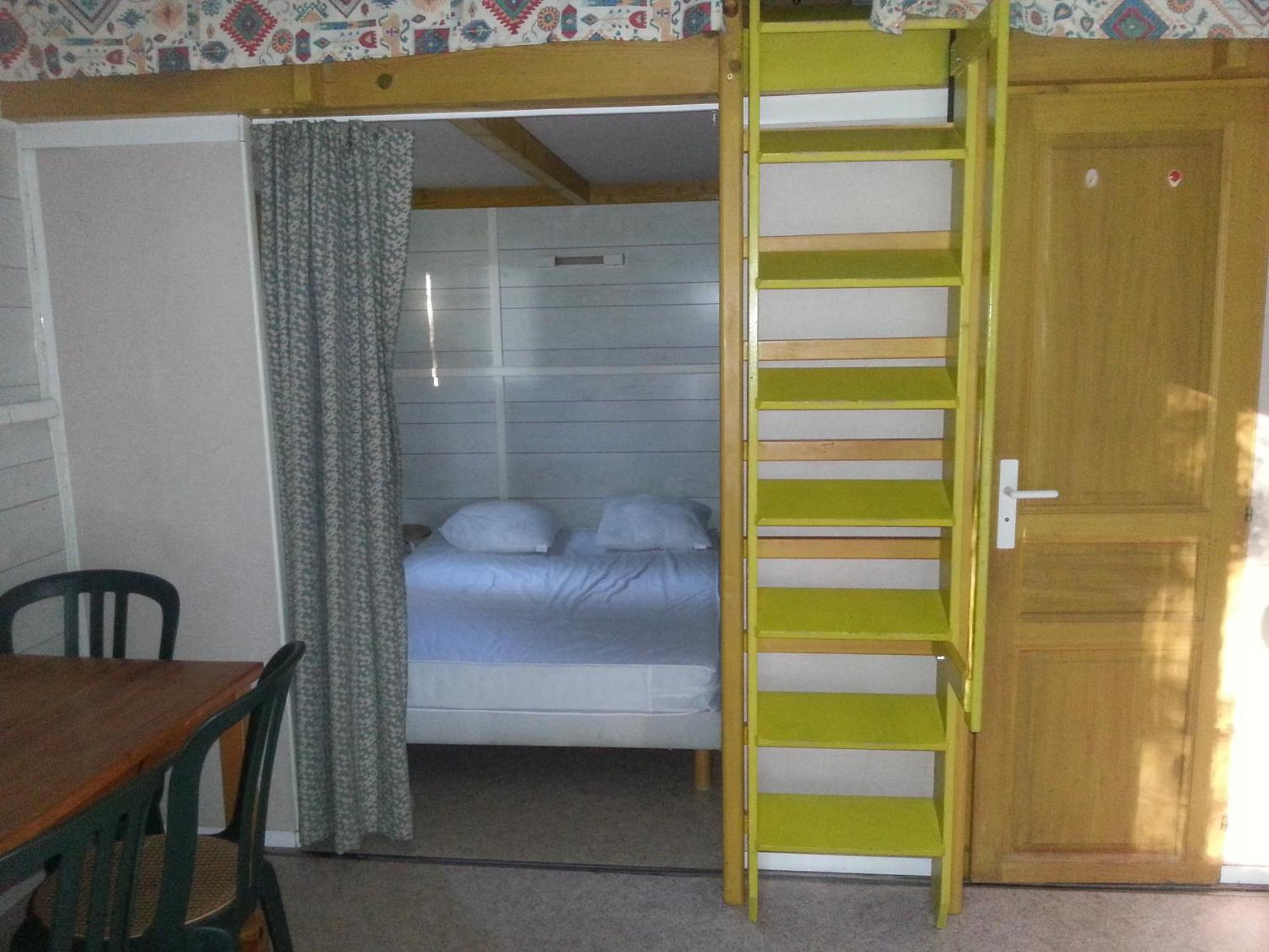 Camping Paradis Bellerive Montfrin Номер фото